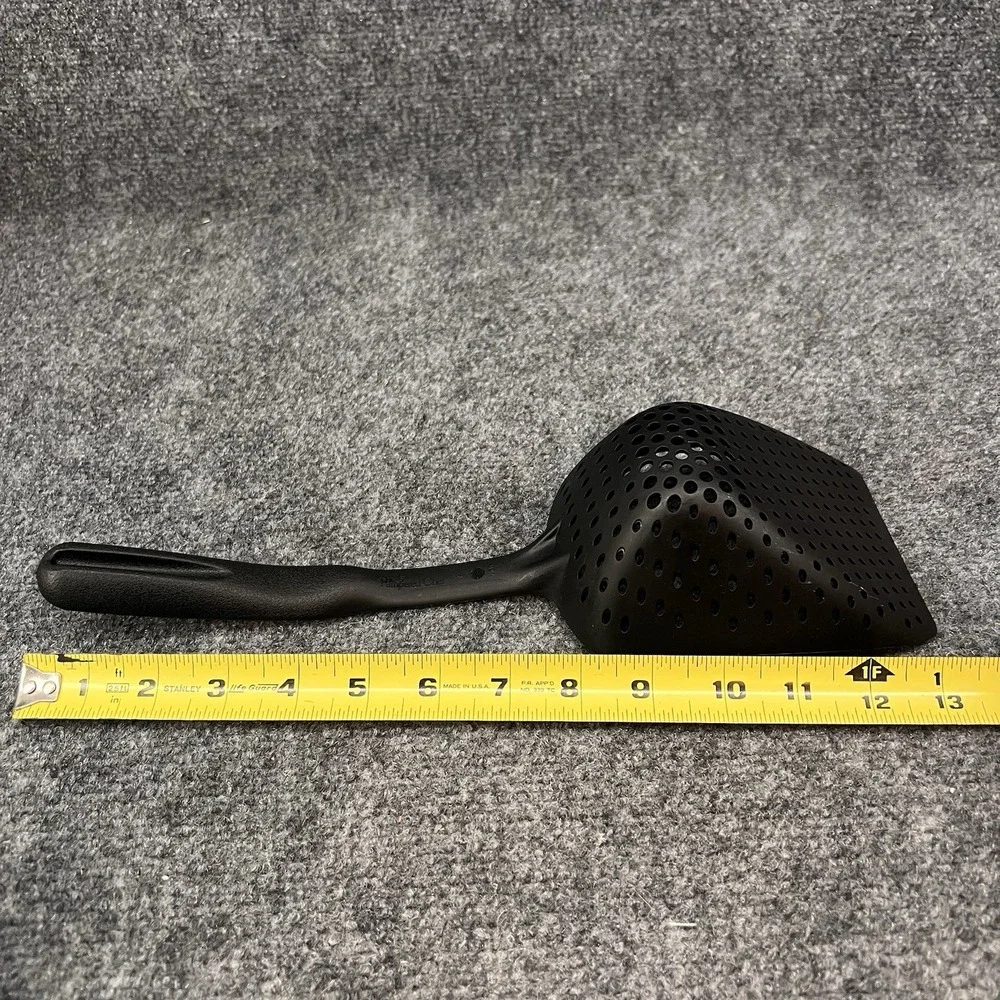 Pampered Chef Scoop 'N Drain Colander Kitchen Scoop Black Utensil 1622 Retired